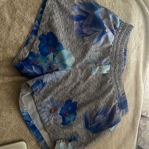 Old navy active 10-12 floral shorts